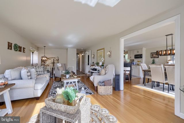 310 BLUFF VIEW DR, Lancaster, PA 17601