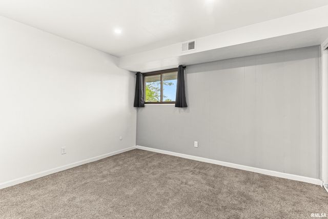 3207 W Willow Knolls Dr Apt C52, Peoria, IL 61614