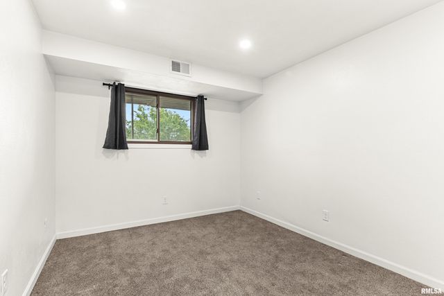 3207 W Willow Knolls Dr Apt C52, Peoria, IL 61614