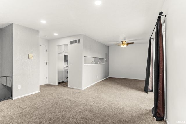 3207 W Willow Knolls Dr Apt C52, Peoria, IL 61614