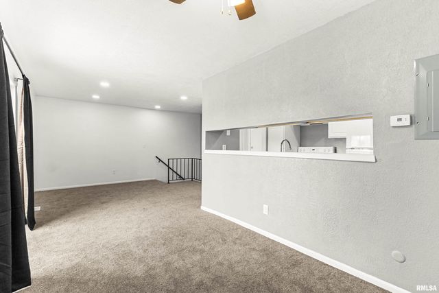 3207 W Willow Knolls Dr Apt C52, Peoria, IL 61614