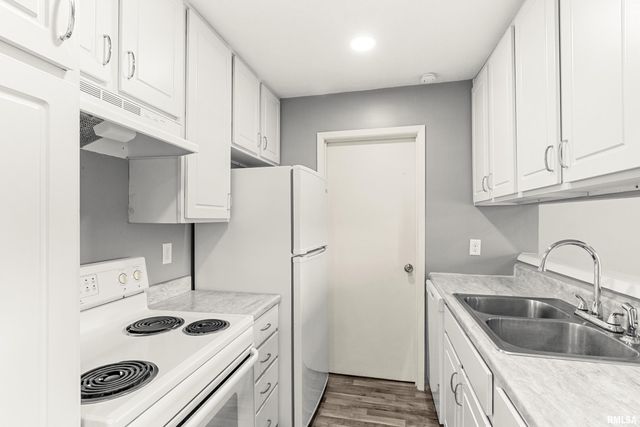 3207 W Willow Knolls Dr Apt C52, Peoria, IL 61614