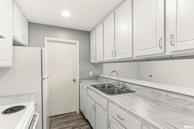 3207 W Willow Knolls Dr Apt C52, Peoria, IL 61614