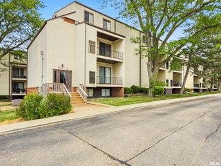 3207 W Willow Knolls Dr Apt C52, Peoria, IL 61614