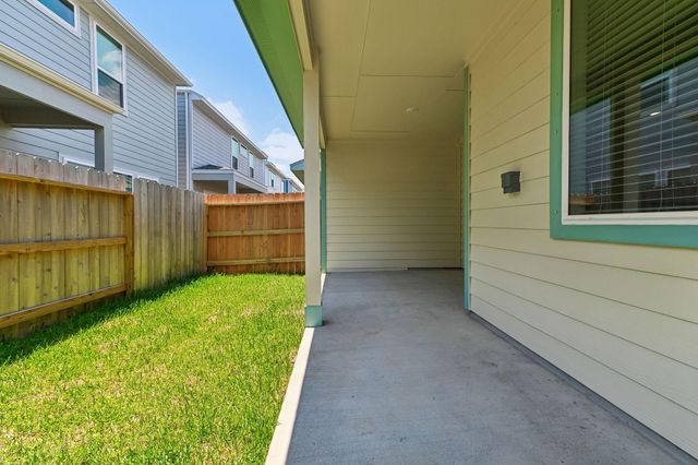 700 Sand Dollar Drive, Kemah, TX 77565