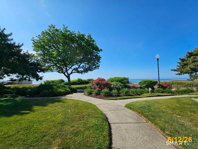 225 West Walk 225, West Haven, CT 06516