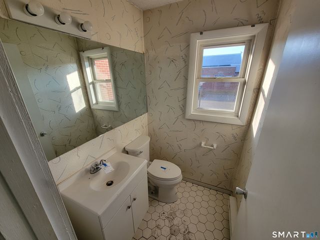 225 West Walk 225, West Haven, CT 06516