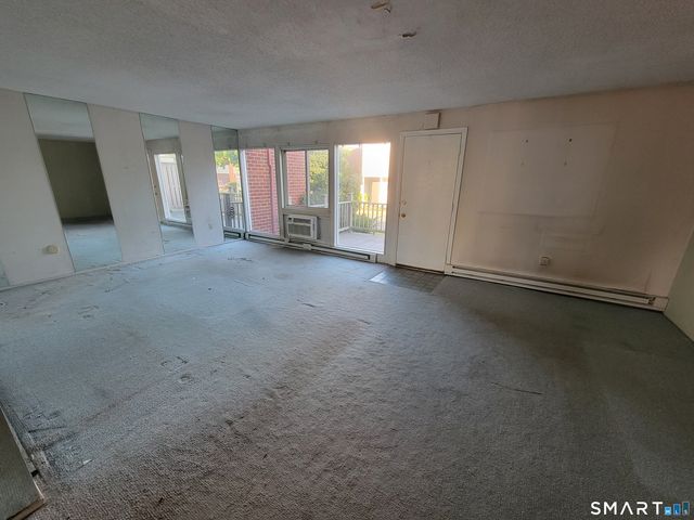 225 West Walk 225, West Haven, CT 06516