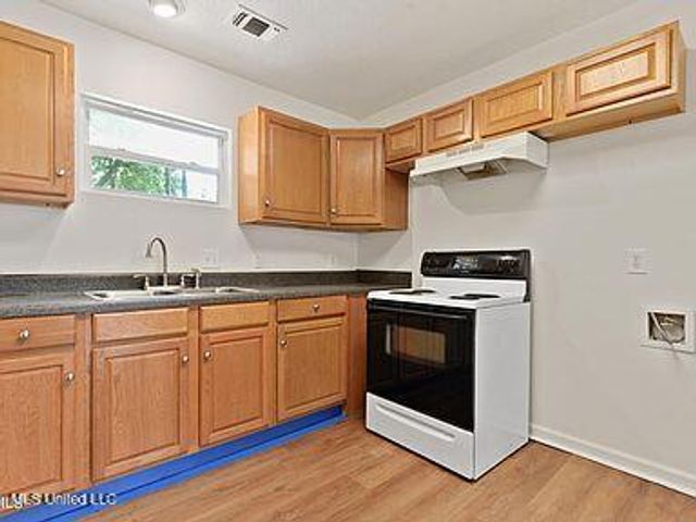 8725 Elm Avenue, Ocean Springs, MS 39564