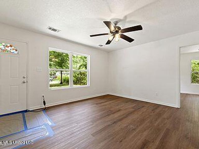 8725 Elm Avenue, Ocean Springs, MS 39564