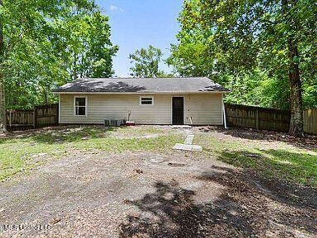 8725 Elm Avenue, Ocean Springs, MS 39564