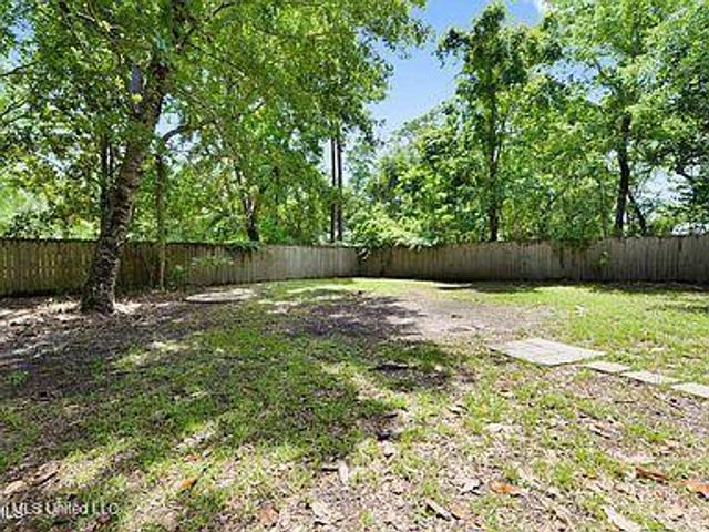 8725 Elm Avenue, Ocean Springs, MS 39564