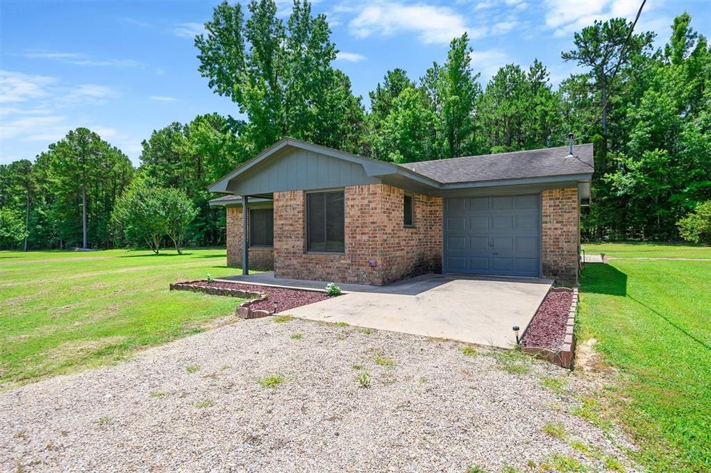 Image 1 of property listing at 3616 E 1980 Road, Fort Towson, OK 74735
