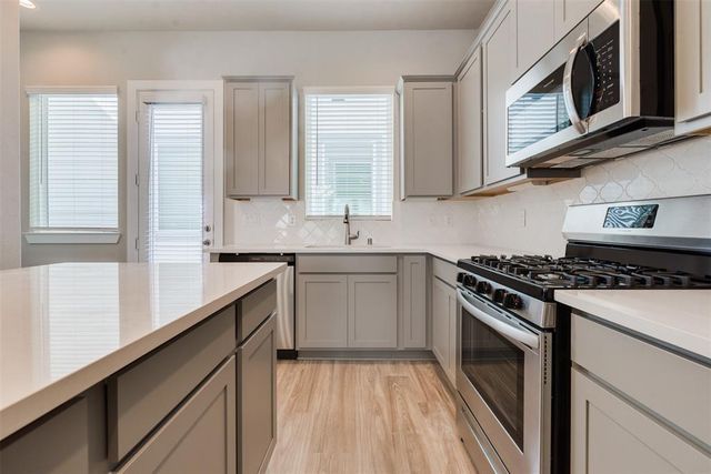 7705 Rainbow Close Lane, Houston, TX 77055