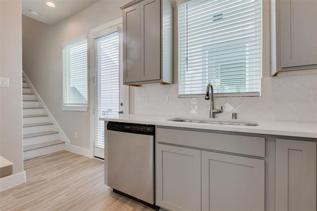 7705 Rainbow Close Lane, Houston, TX 77055