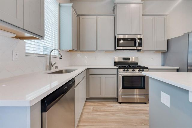 7705 Rainbow Close Lane, Houston, TX 77055