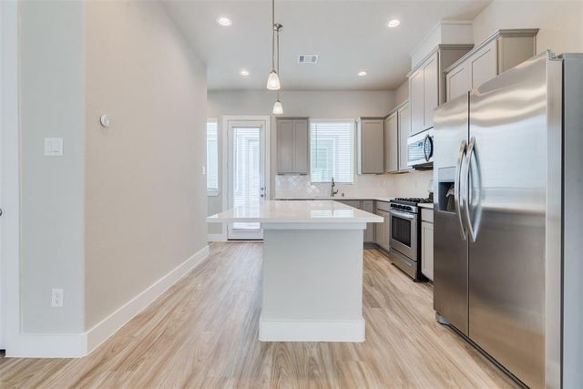 7705 Rainbow Close Lane, Houston, TX 77055