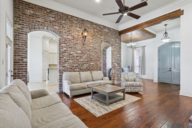 9038 Villa Haven Dr, Greenwell Springs, LA 70739