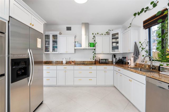 2489 N Meridian Ave, Miami Beach, FL 33140