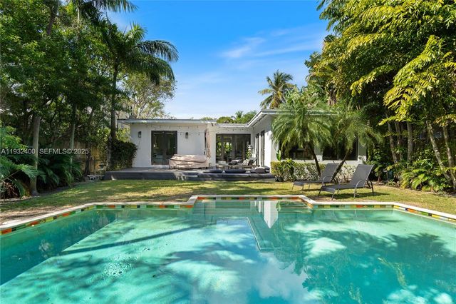 2489 N Meridian Ave, Miami Beach, FL 33140