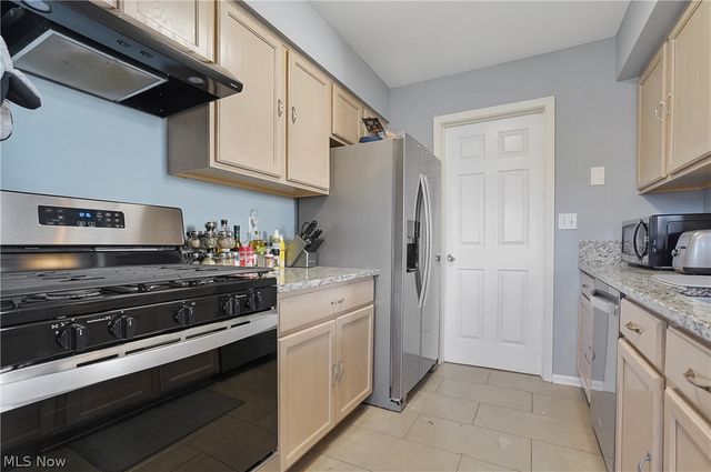 3885 Heron Court, Stow, OH 44224