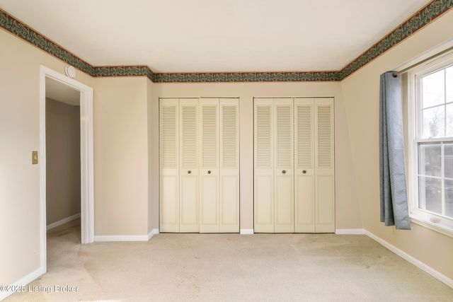 304 Chanel Ct APT 6, Louisville, KY 40218