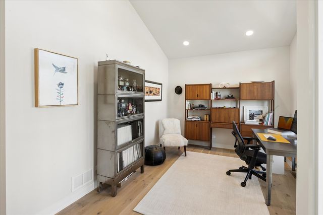 498 Cora Lane, St. Charles, IL 60174