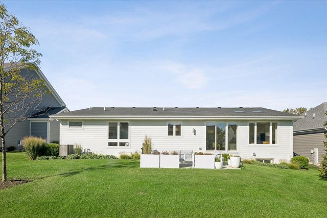 498 Cora Lane, St. Charles, IL 60174