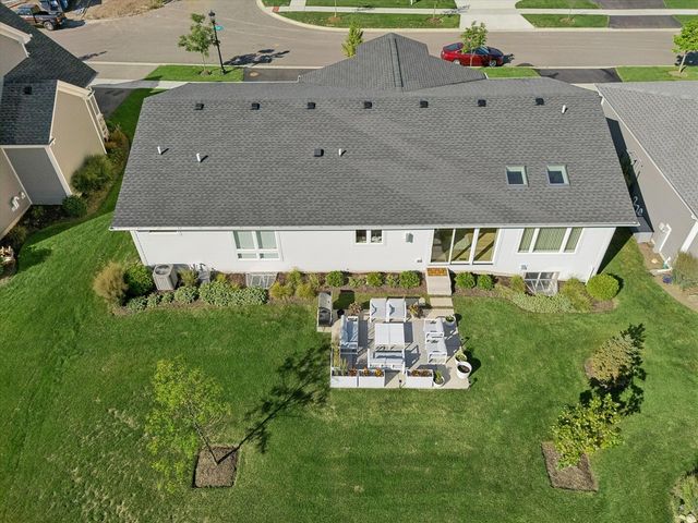 498 Cora Lane, St. Charles, IL 60174