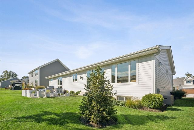 498 Cora Lane, St. Charles, IL 60174