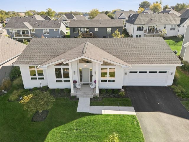 498 Cora Lane, St. Charles, IL 60174