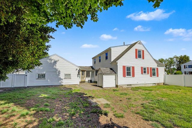 130 Manning Street, Manchester, NH 03103