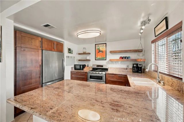 1545 W Jefferson, Los Angeles, CA 90018