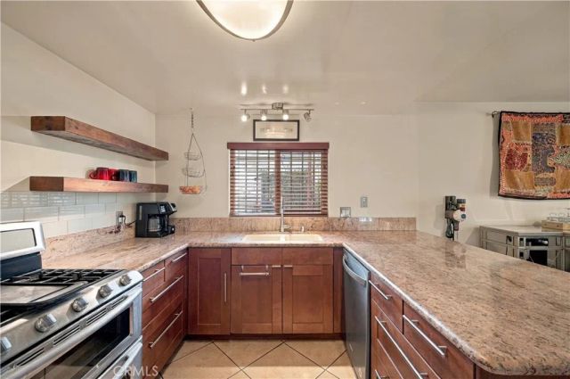 1545 W Jefferson, Los Angeles, CA 90018