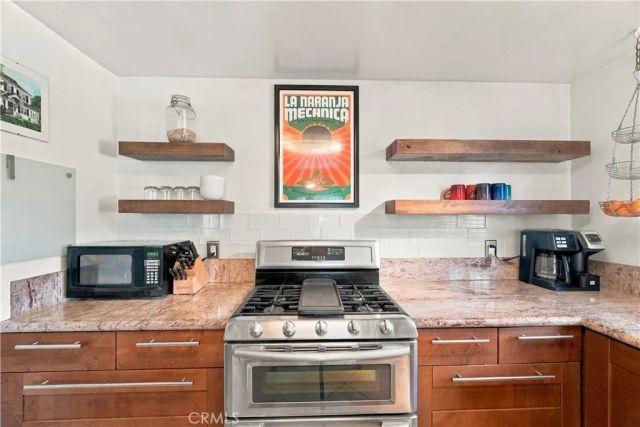 1545 W Jefferson, Los Angeles, CA 90018