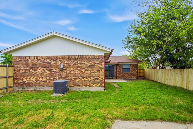 5900 Stardust Drive S, Watauga, TX 76148