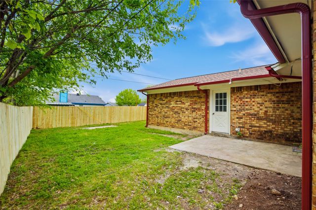 5900 Stardust Drive S, Watauga, TX 76148