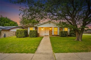 5900 Stardust Drive S, Watauga, TX 76148