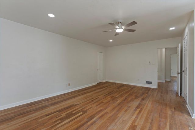 2420 S Twyckenham Drive, South Bend, IN 46614