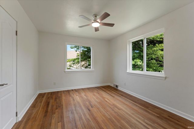 2420 S Twyckenham Drive, South Bend, IN 46614
