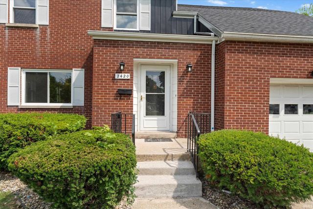2420 S Twyckenham Drive, South Bend, IN 46614