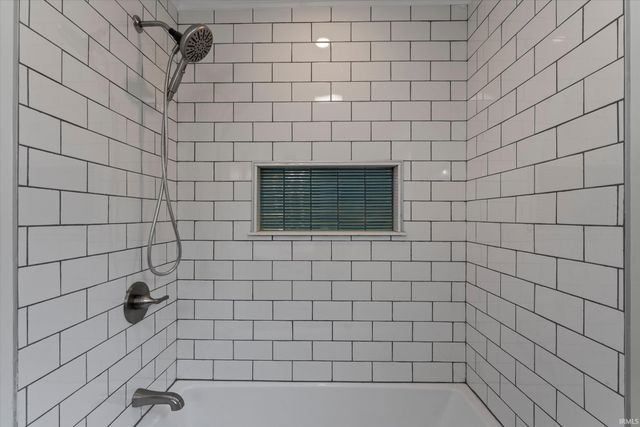2420 S Twyckenham Drive, South Bend, IN 46614