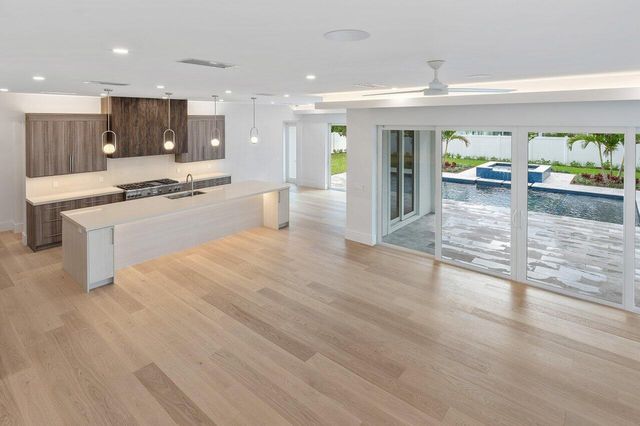 735 SE 4th Avenue, Delray Beach, FL 33483