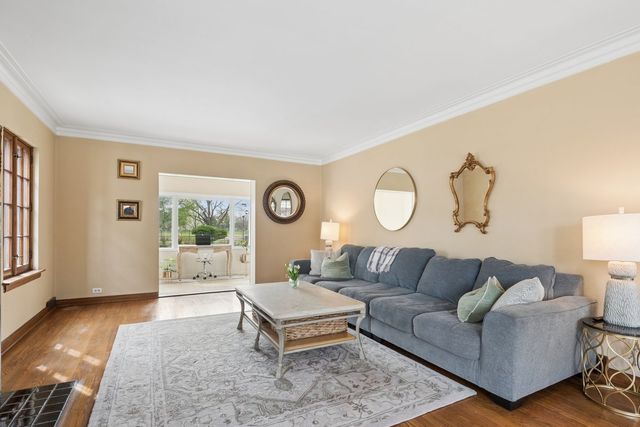 1111 Woodbine Avenue, Oak Park, IL 60302