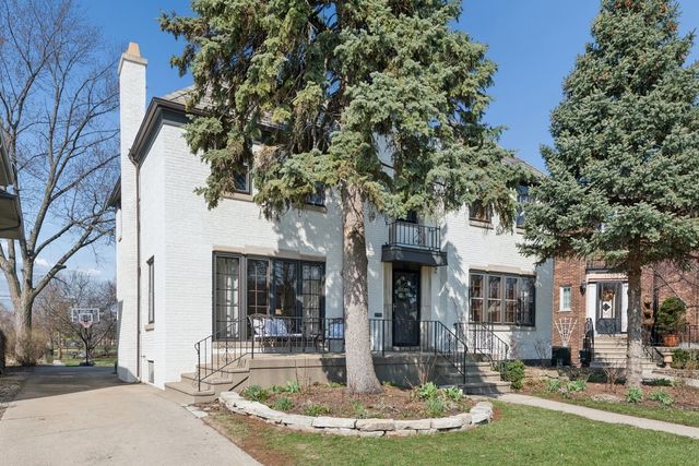 1111 Woodbine Avenue, Oak Park, IL 60302