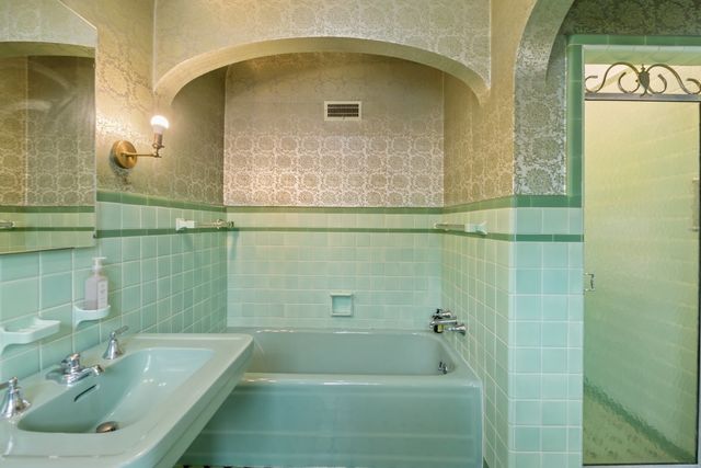 1111 Woodbine Avenue, Oak Park, IL 60302