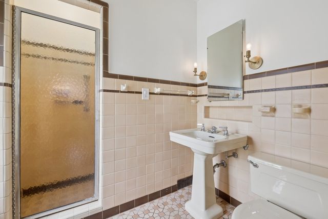 1111 Woodbine Avenue, Oak Park, IL 60302