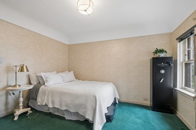 1111 Woodbine Avenue, Oak Park, IL 60302