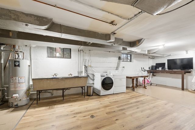 1111 Woodbine Avenue, Oak Park, IL 60302