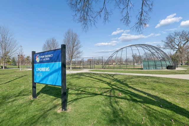 1111 Woodbine Avenue, Oak Park, IL 60302